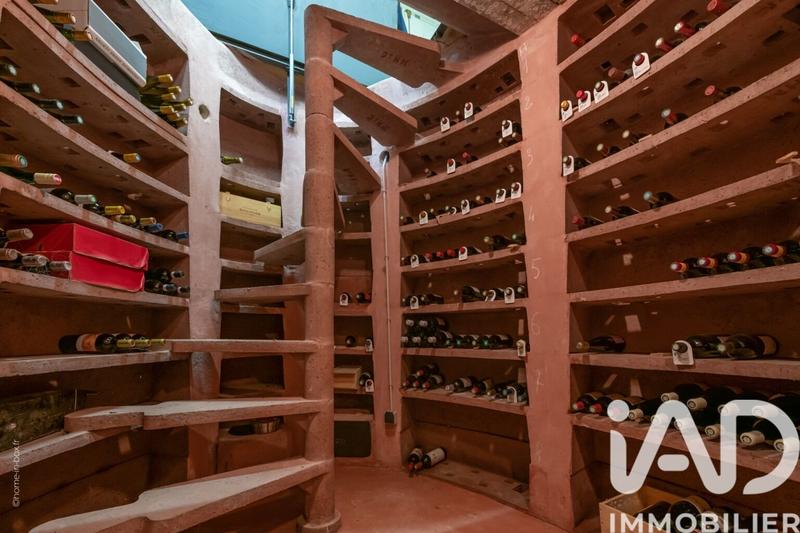 Maison - 245 m² - 9 pièces