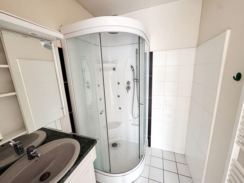 Appartement - 98 m² - 5 pièces