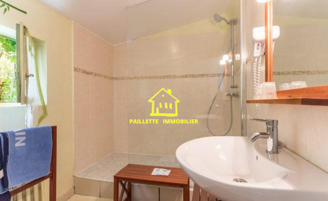 Maison ancienne - 210 m² - 5 pièces