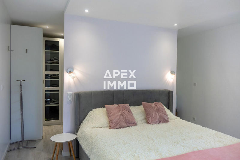 Maison - 200 m² - 6 pièces