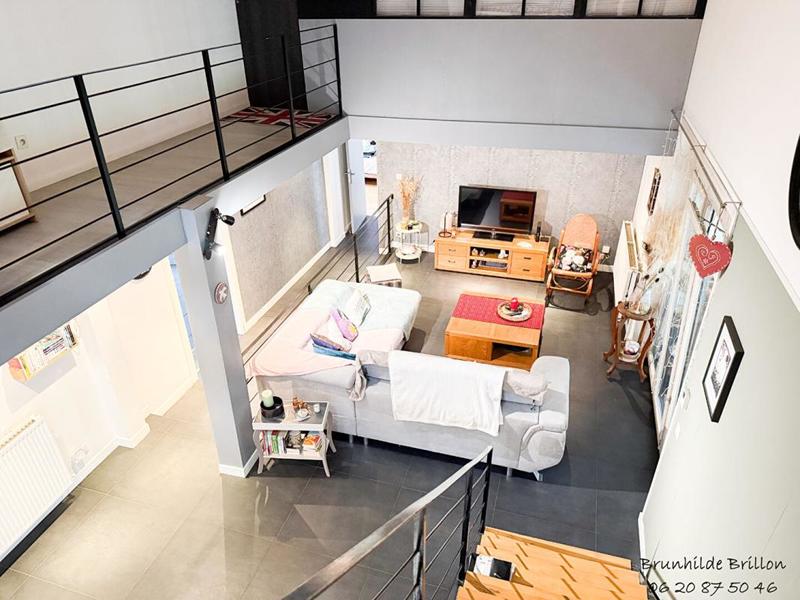 Maison - 225 m² - 9 pièces