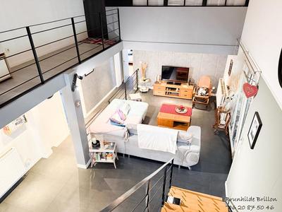 Maison - 225 m² - 9 pièces