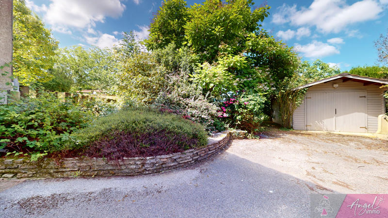 Maison - 230 m² - 9 pièces