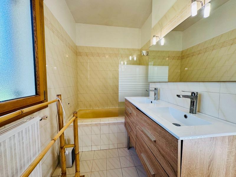 Maison - 123 m² - 6 pièces