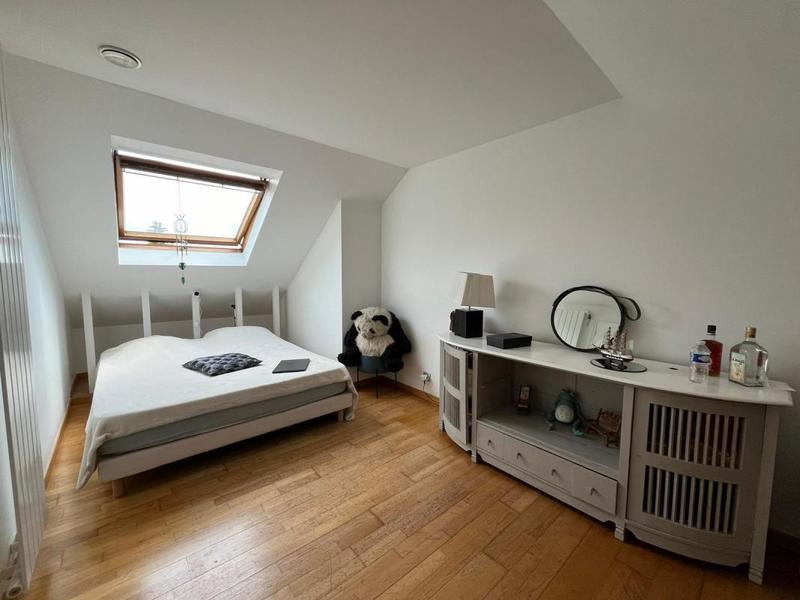 Pavillon - 196 m² - 7 pièces