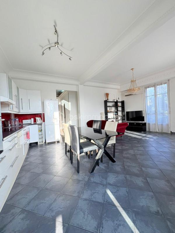 Appartement - 106 m² - 4 pièces