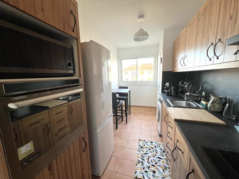 Appartement - 80 m² - 4 pièces