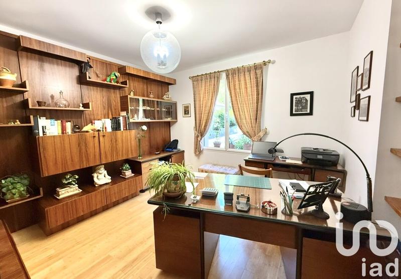 Maison de maîtres - 250 m² - 9 pièces