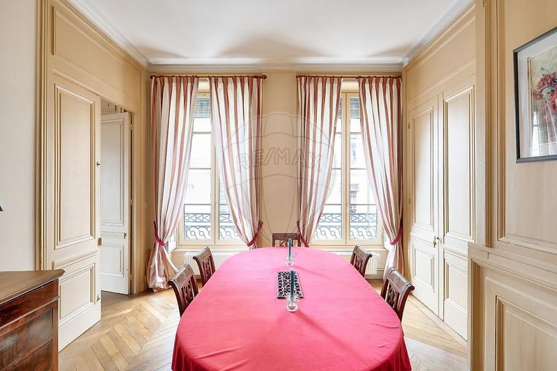 Appartement - 183 m² - 8 pièces