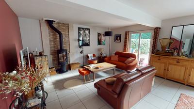 Maison traditionnelle - 161 m² - 6 pièces