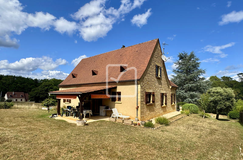 Maison - 180 m² - 7 pièces