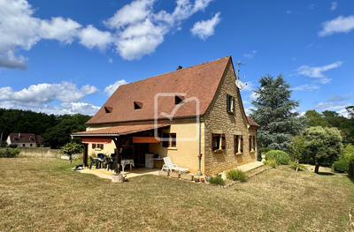 Maison - 180 m² - 7 pièces