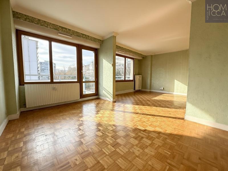 Appartement - 98 m² - 5 pièces