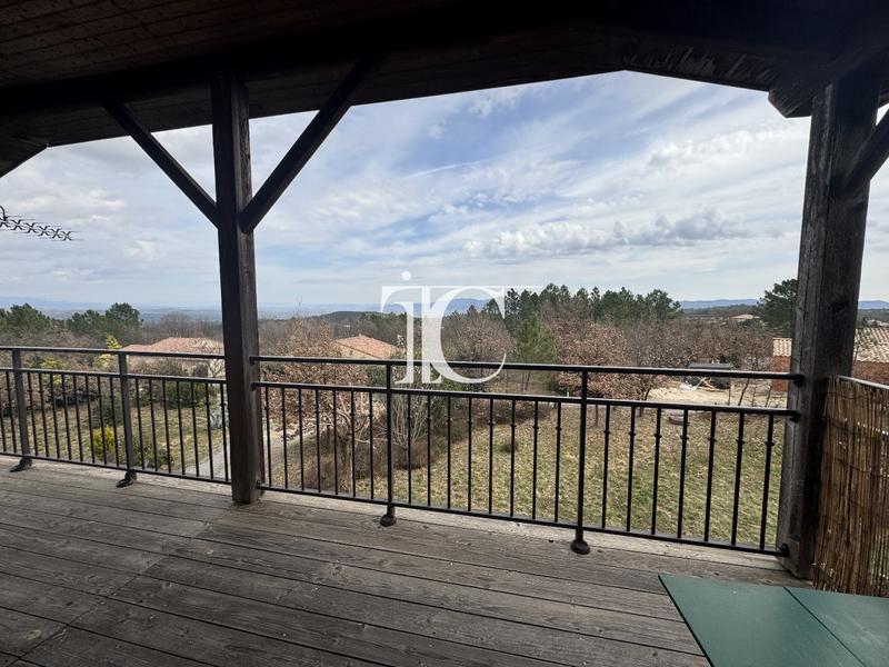 Maison de bois - 136 m² - 5 pièces