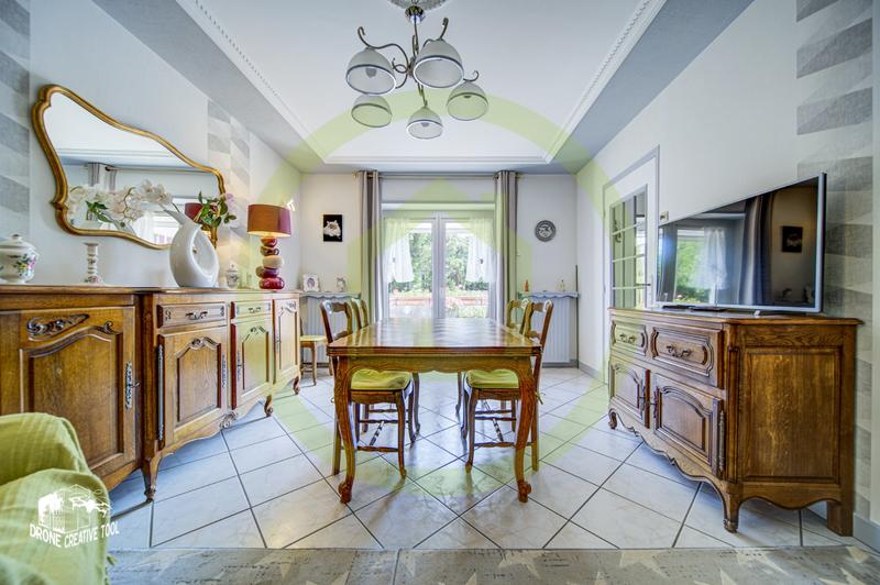 Maison - 225 m² - 8 pièces