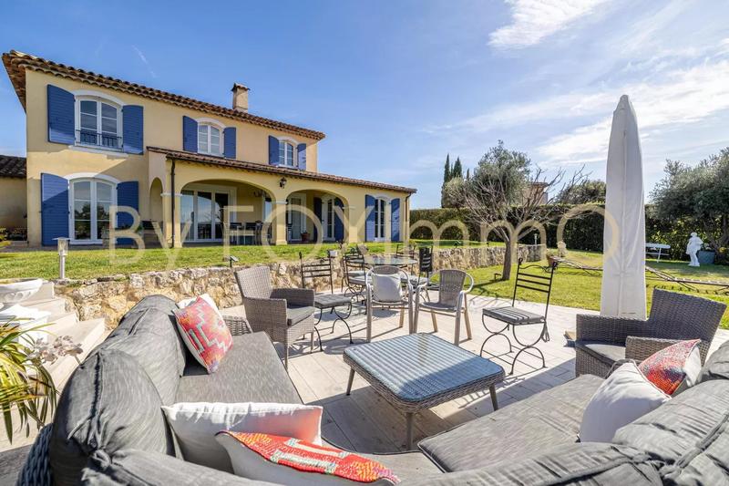 Maison - 142 m² - 6 pièces