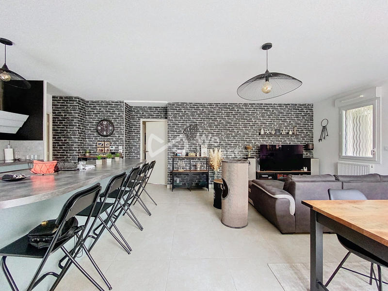 Appartement - 100 m² - 5 pièces