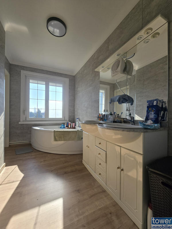 Maison - 101 m² - 5 pièces