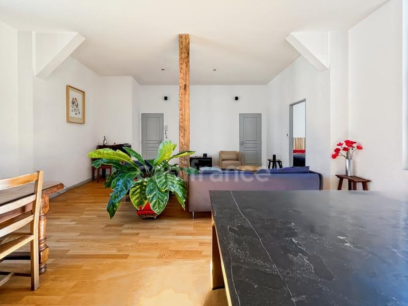 Appartement ancien - 75 m² - 2 pièces