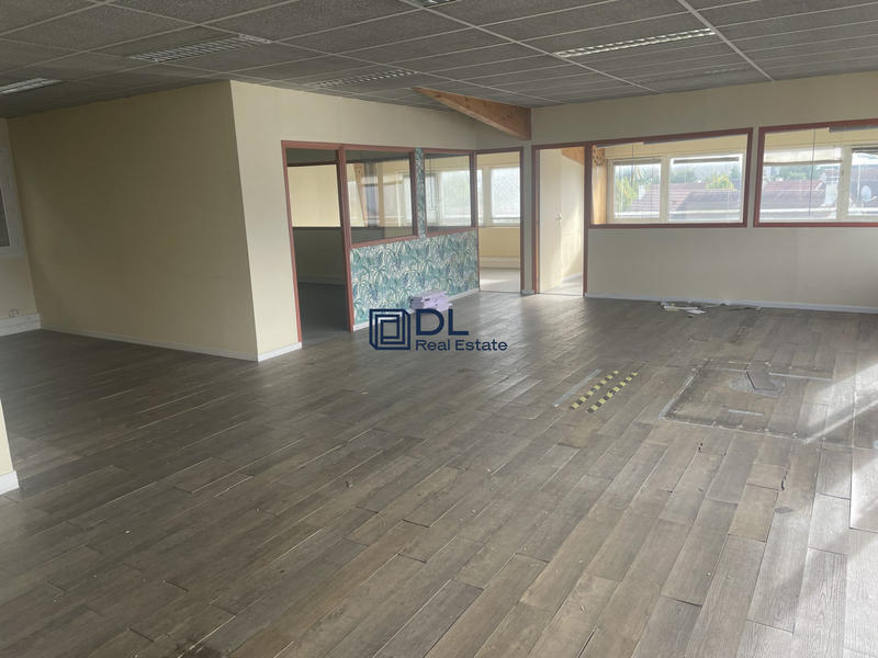 Entrepôt - 1 657 m²