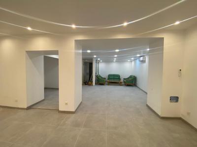 Local commercial - 79 m² - 2 pièces