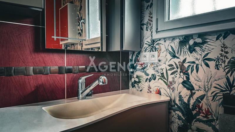 Maison - 99 m² - 5 pièces