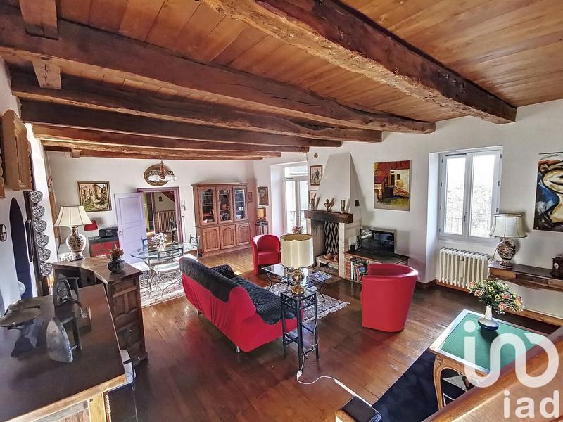 Maison - 231 m² - 9 pièces