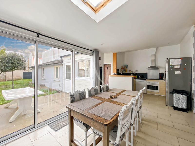 Maison - 90 m² - 4 pièces