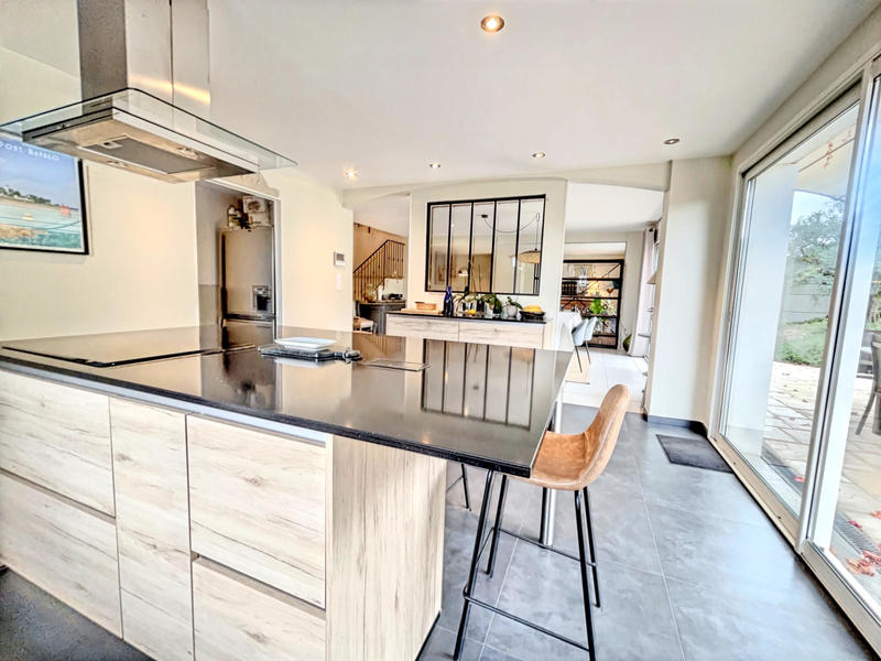 Maison - 310 m² - 8 pièces