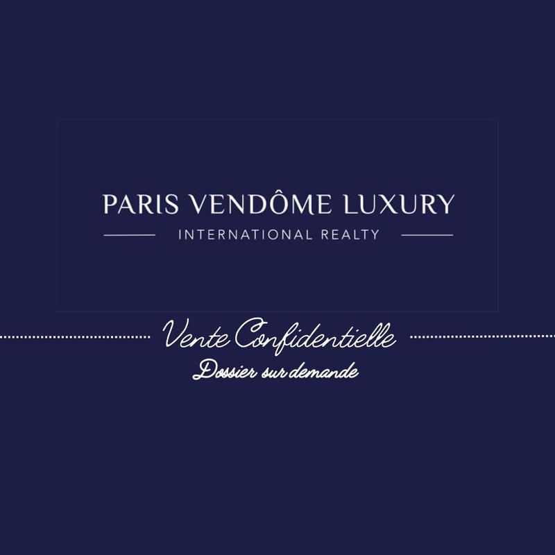 Maison - 850 m² - 15 pièces