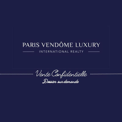 Maison - 850 m² - 15 pièces