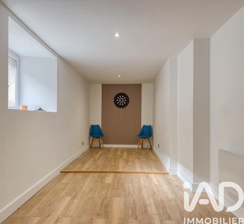 Maison - 195 m² - 9 pièces