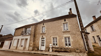 Maison de village - 123 m² - 5 pièces