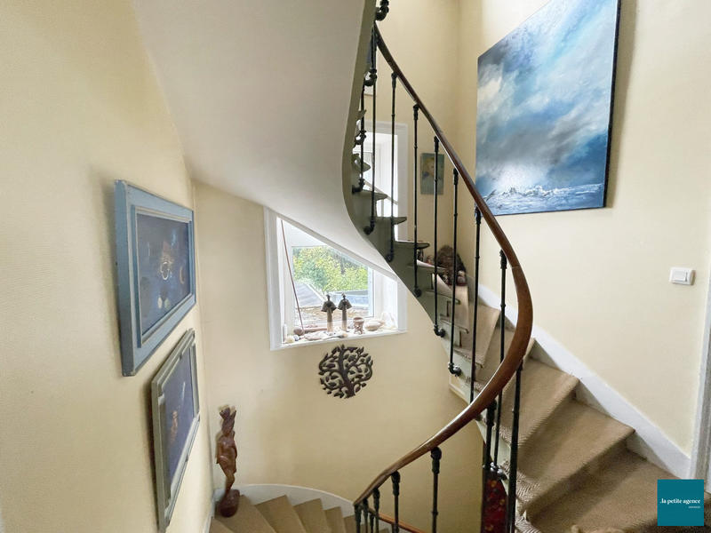 Maison - 224 m² - 8 pièces