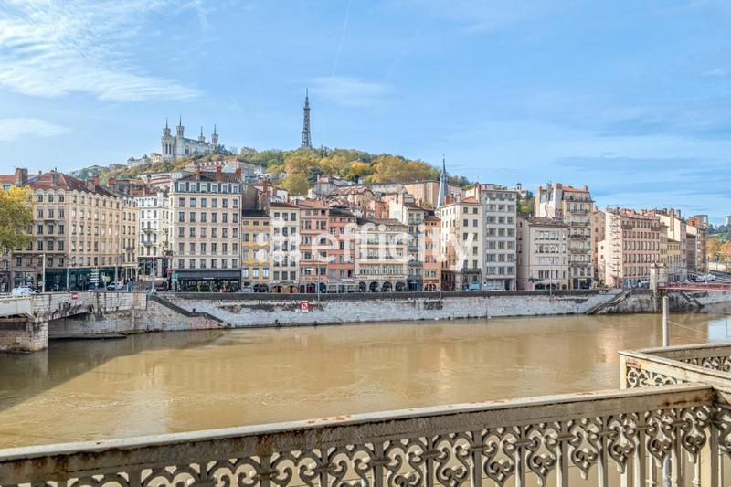 Appartement ancien - 109 m² - 4 pièces