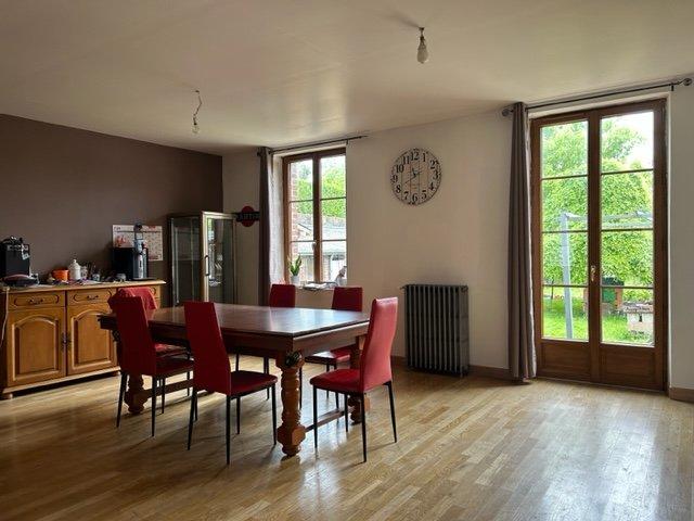 Maison de village - 160 m² - 8 pièces