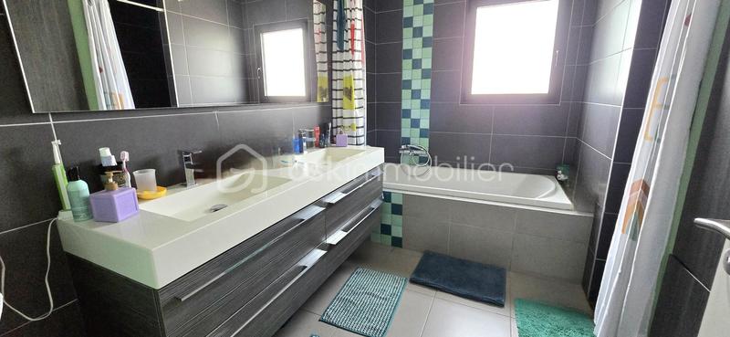 Maison - 145 m² - 6 pièces