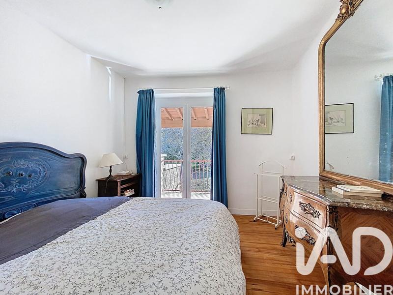 Maison - 210 m² - 7 pièces