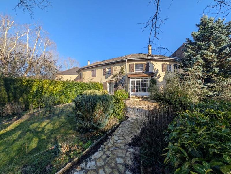 Maison - 138 m² - 7 pièces