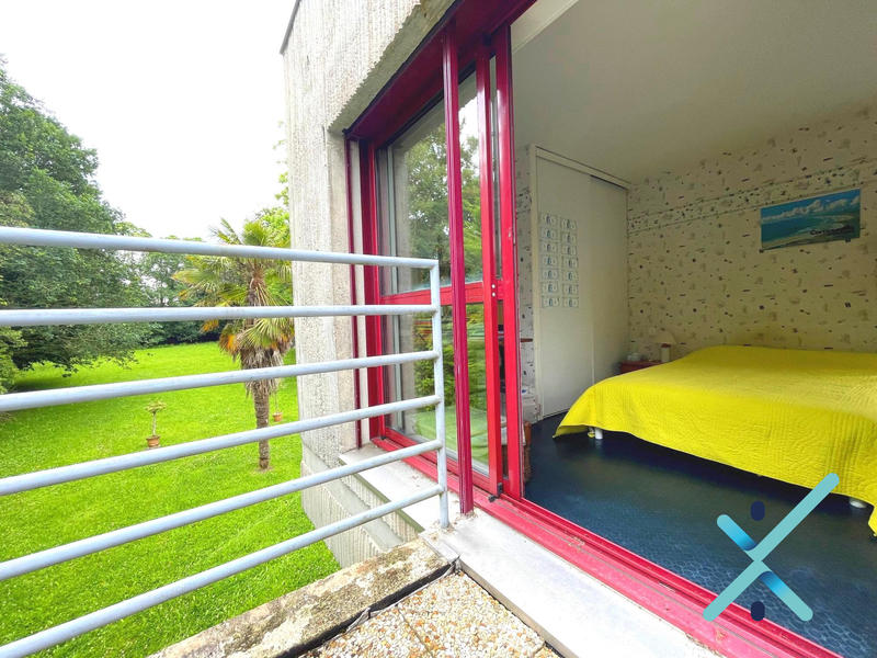 Maison contemporaine - 252 m² - 11 pièces