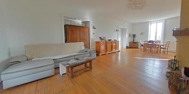 Maison - 415 m² - 20 pièces