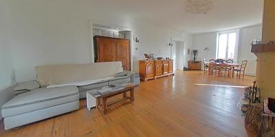 Maison - 415 m² - 20 pièces