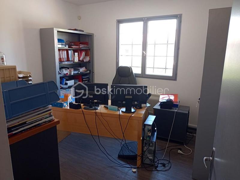 Entrepôt - 1 485 m² - 15 pièces