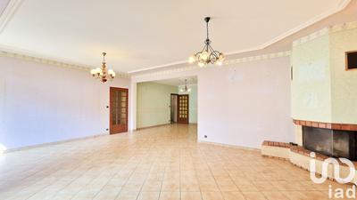 Maison - 256 m² - 9 pièces