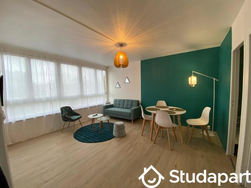 Chambre - 9 m² - 1 pièce