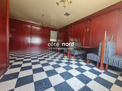 Maison - 225 m² - 10 pièces