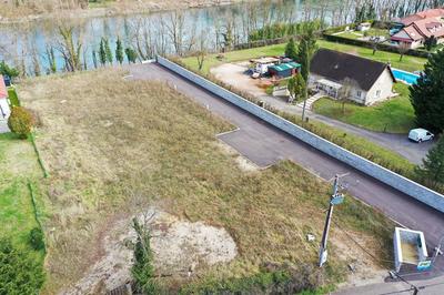 Terrain constructible - 778 m²