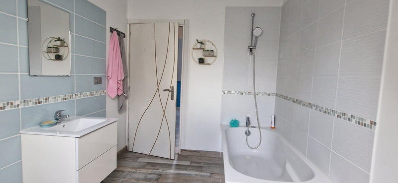 Maison - 166 m² - 6 pièces