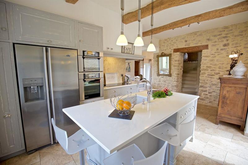 Demeure - 220 m² - 8 pièces