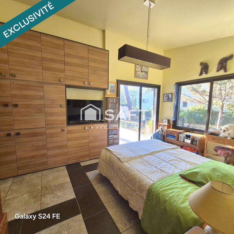 Villa - 201 m² - 10 pièces